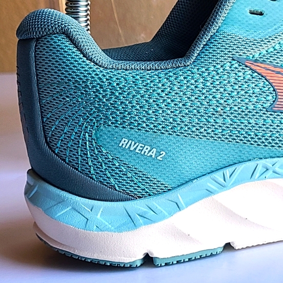 Altra Rivera 2 women Size 7 (New without box) - Picture 5 of 12